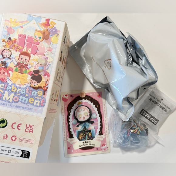 POP MART Skullpanda Sparks in Bloom –Celebrating the Moment 15th Anniversary - Picture 2 of 2